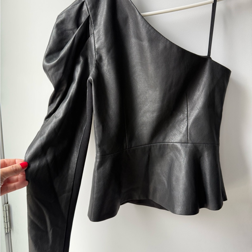 BCBGMaxAzria Black One-Shoulder faux Leather Peplum Top